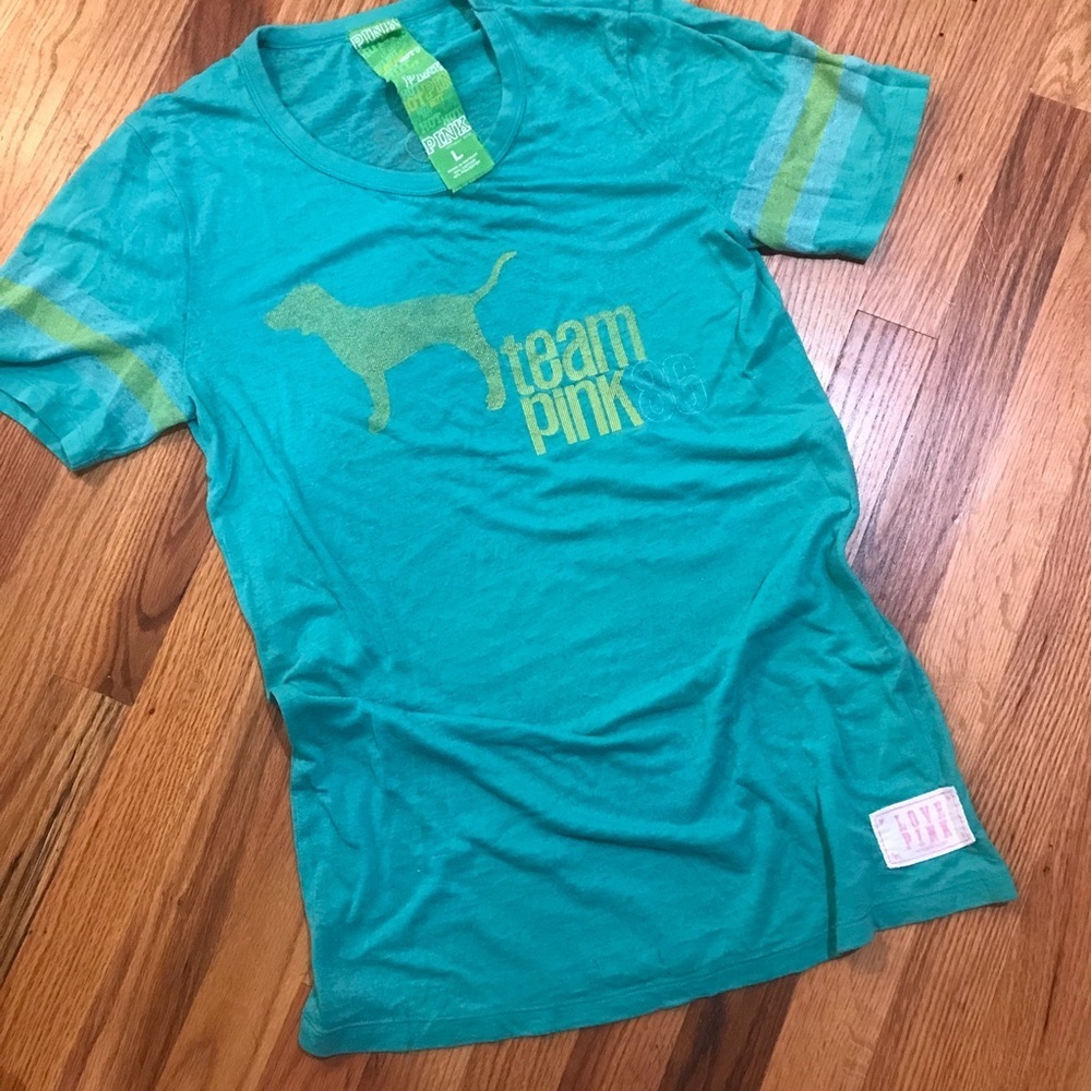 🍭VINTAGE Victoria’s Secret Tee - Picture 1 of 6